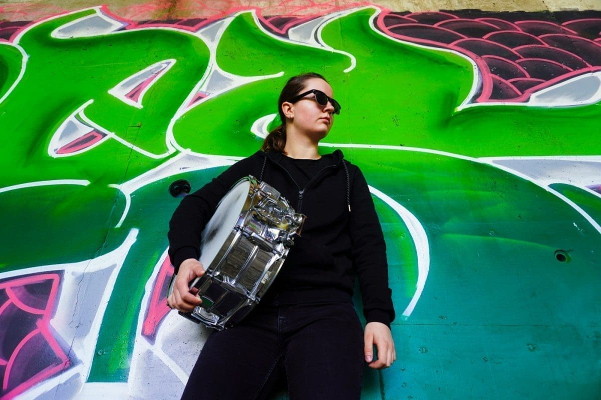 U Domu mladih Bubnjarka Bruna Matić započinje ljetnu turneju, a prati je i Vojkan Jocić, redovni član benda Chui