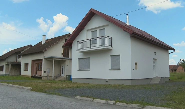 LIJEPA PRIČA Župnik iz Sinja pomogao osmeročlanoj obitelji iz Gline izgraditi kuću: "Neopisiv osjećaj"