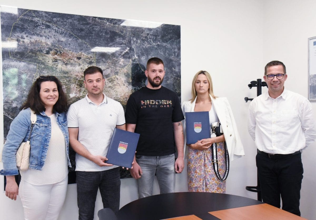 ŽIVOT U KLISU Četiri mlade obitelji povoljno do parcele za gradnju obiteljske kuće u Klisu