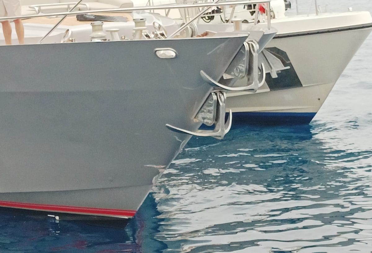 DRAMA NA MORU KOD ČIOVA Jahta udarila u ribaricu koja je potonula, na brodu bilo pet putnika