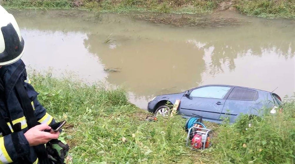 MORTUS PIJAN IZLETIO S CESTE U KANAL Napuhao 3,85 promila!