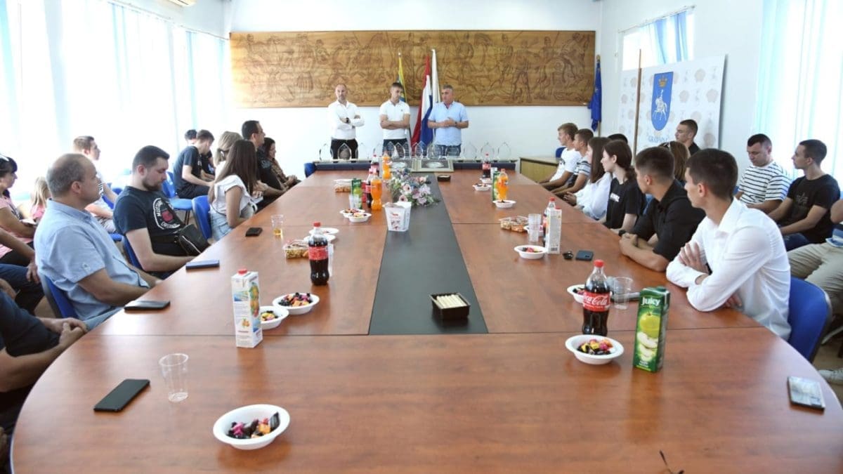 PONOS I SREĆA Dodijeljene nagrade sinjskih sportašima! Gradonačelnik Bulj čestitao nazočnima