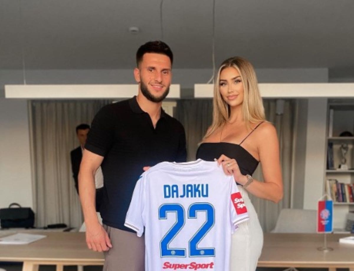 VATRENA NAVIJAČICA BILIH Djevojka novog igrača Hajduka navijala na Poljudu