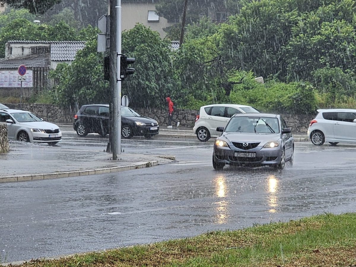 nevrijeme split naslovnica 1 