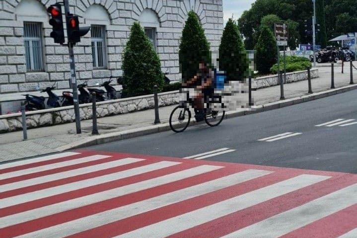 SPLIĆANIN UPOZORIO NA UOČENU OPASNOST Zbog nove prometne regulaciju u luci: "Nastane panika 'oće li koga zgazit"