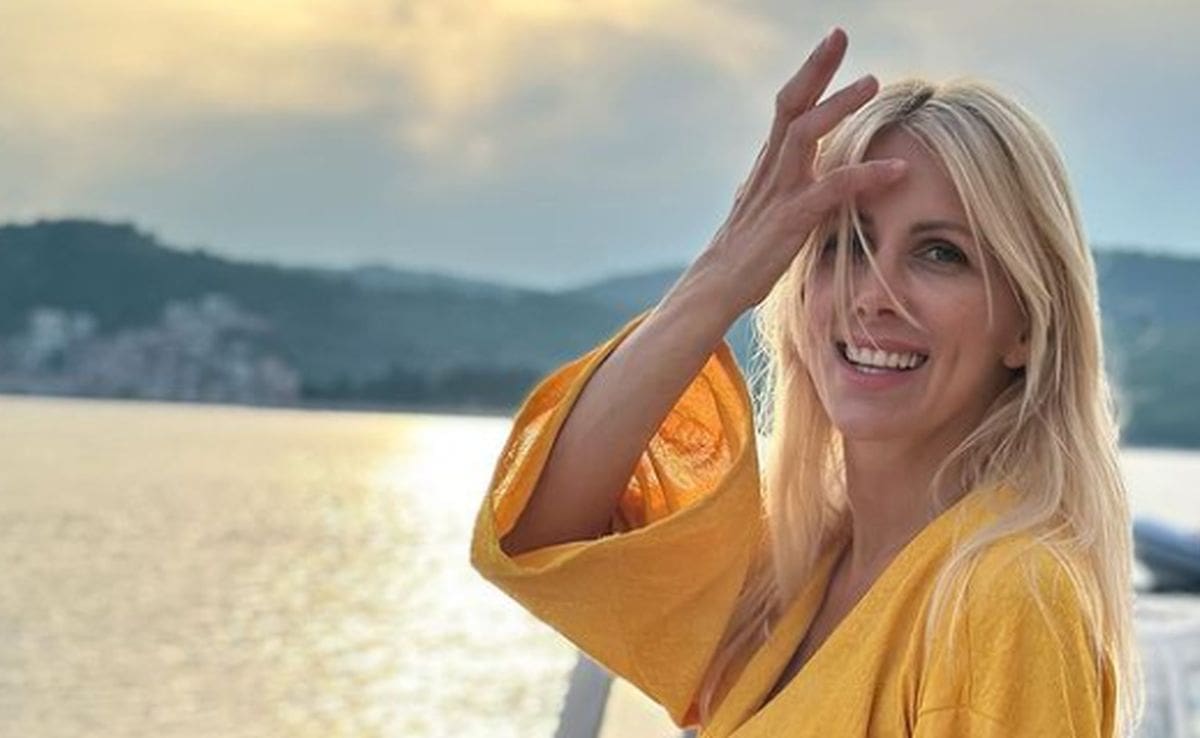 Pecina Silvija u zagrljaju zgodnog političara