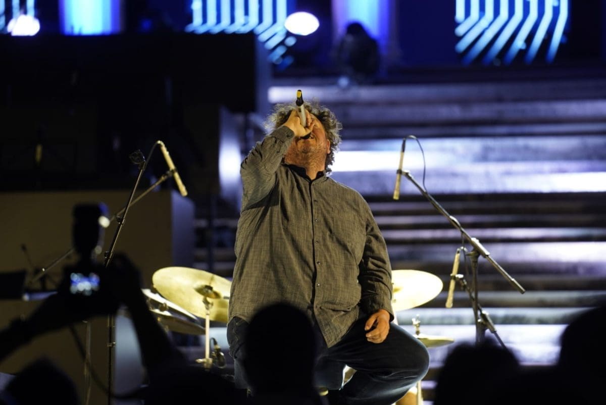 NIŠTA OD ROMANTIČNOG TRENUTKA Zbog ove pjesme Badovinac se obratio publici: 'Ako je 'ko pripremia prosidbu, nek odma odustane'