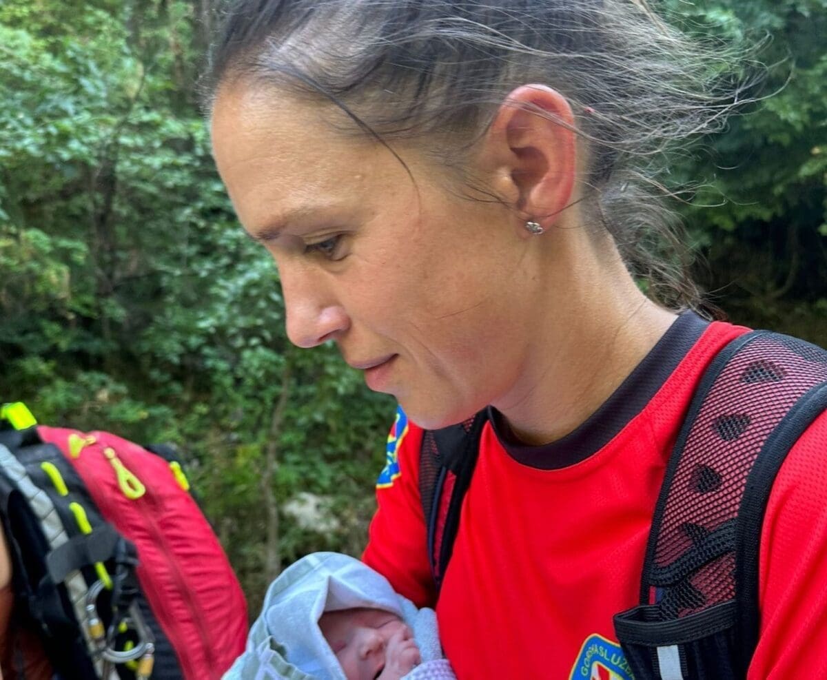 EMOTIVNA DRAMA U NP PAKLENICA Mlada rodilja nije ni znala da je trudna, porodila se sama u zahodu