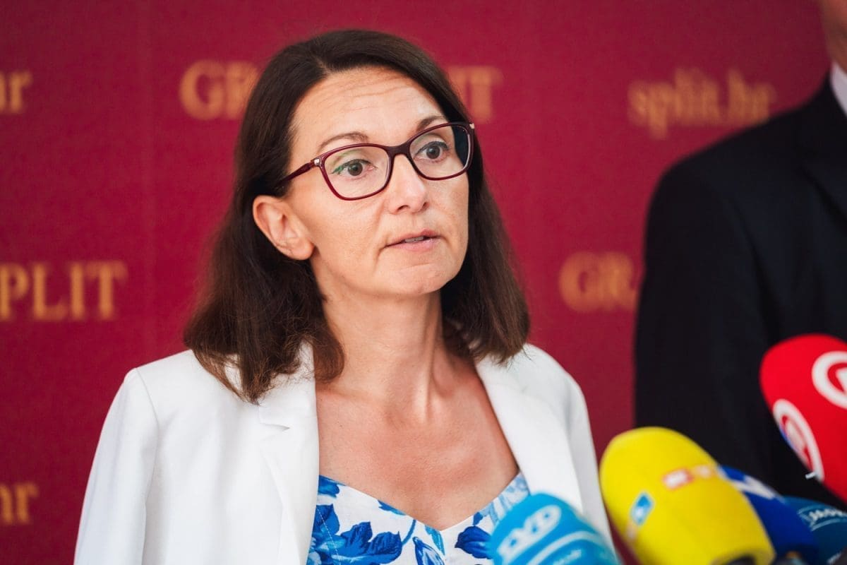 OPET SE OGLASILA MAJA ĐEREK "Hoće li Ivošević opet potpisati nezakoniti ugovor i nastaviti pogodovati investitorima Small Malla?"