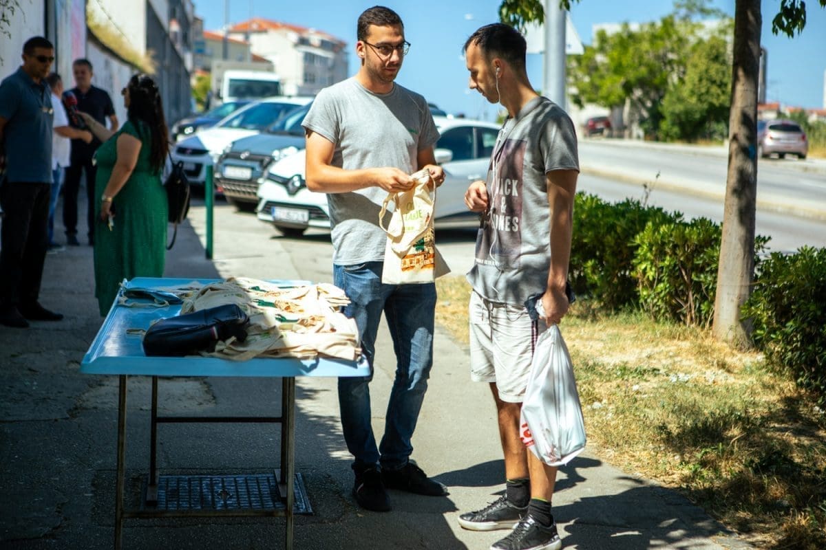   isto  axGNG Odvoji  lako je 3