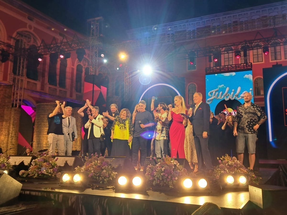 ZAVRŠENA JOŠ JEDNA VEČER SPLITSKOG FESTIVALA: "Nekad sam sanjao da će se ovo dogoditi, a neki snovi se i ostvaruju"