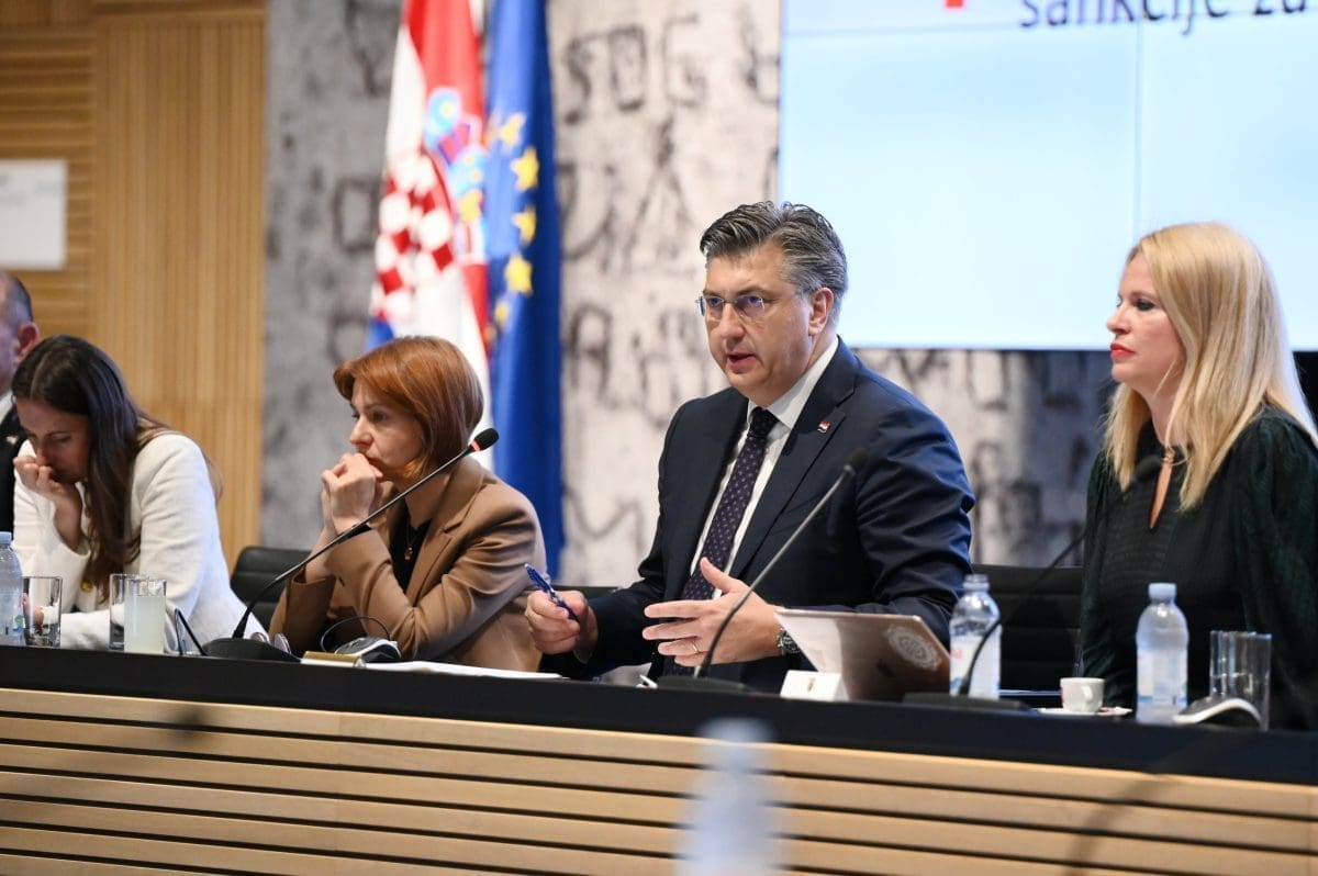 VLADA RH "Izvješće S&P potvrđuje izniman napredak Hrvatske, kao i da je Vlada donosila dobre odluke u krizama"
