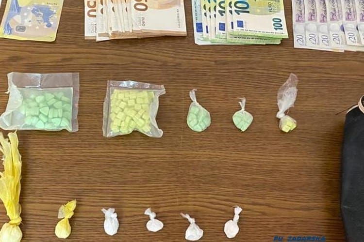 DROGA NA HRVATSKOM OTOKU 'Gomilu' droge pronašla policija, oduzeli mu stotine tabletica...