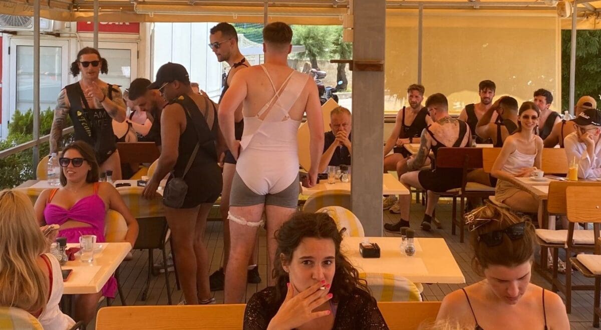 JESU LI PRETJERALI? Skandalozno ponašanje britanskih turista u Hvaru: "Od Splita do Hvara u tanga gaćicama i štiklama"