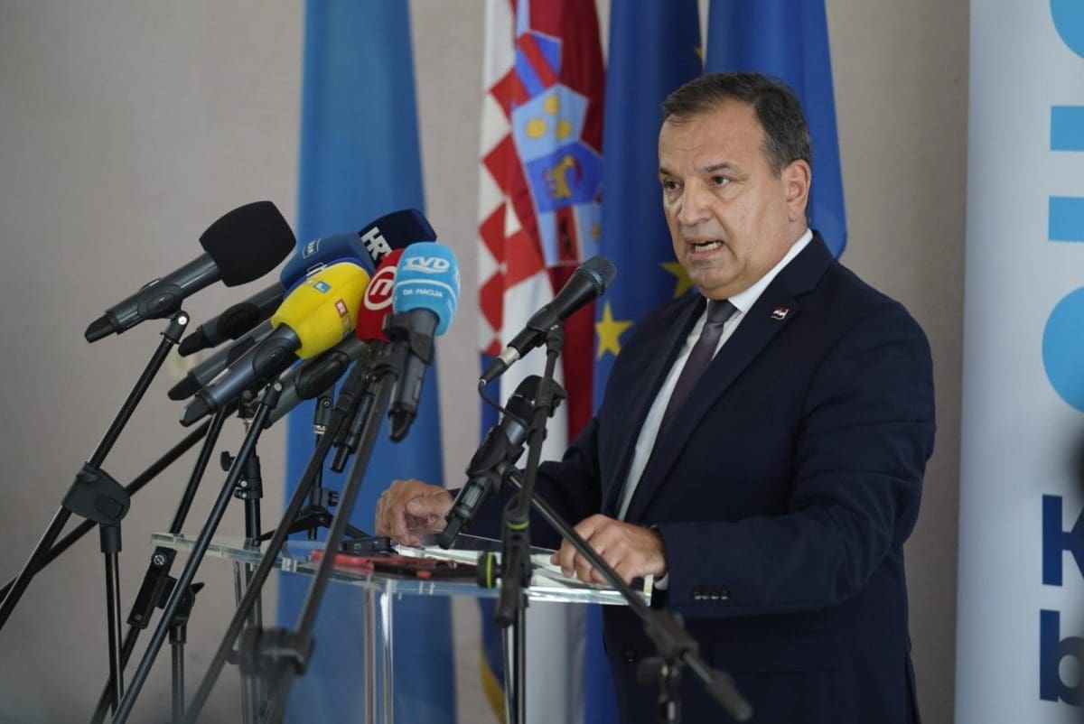 kbc split neobradjene slike mestrovic beros plenkovic 15