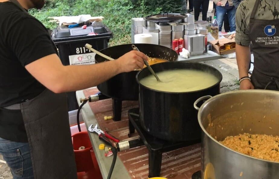 FEŠTA O’TEĆ U SLATINAMA U čast rano preminulom kuharu, pripremaju se slasne dalmatinske delicije