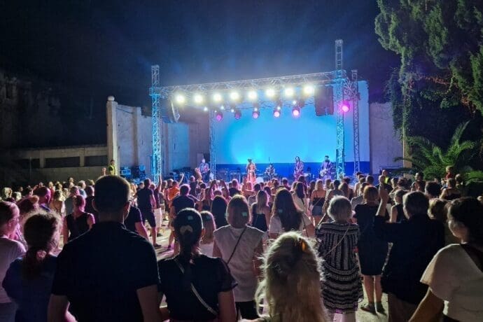 'POD BUDNIM OKOM' POLICIJE Let 3 nastupio u Makarskoj, pogledajte kako je bilo