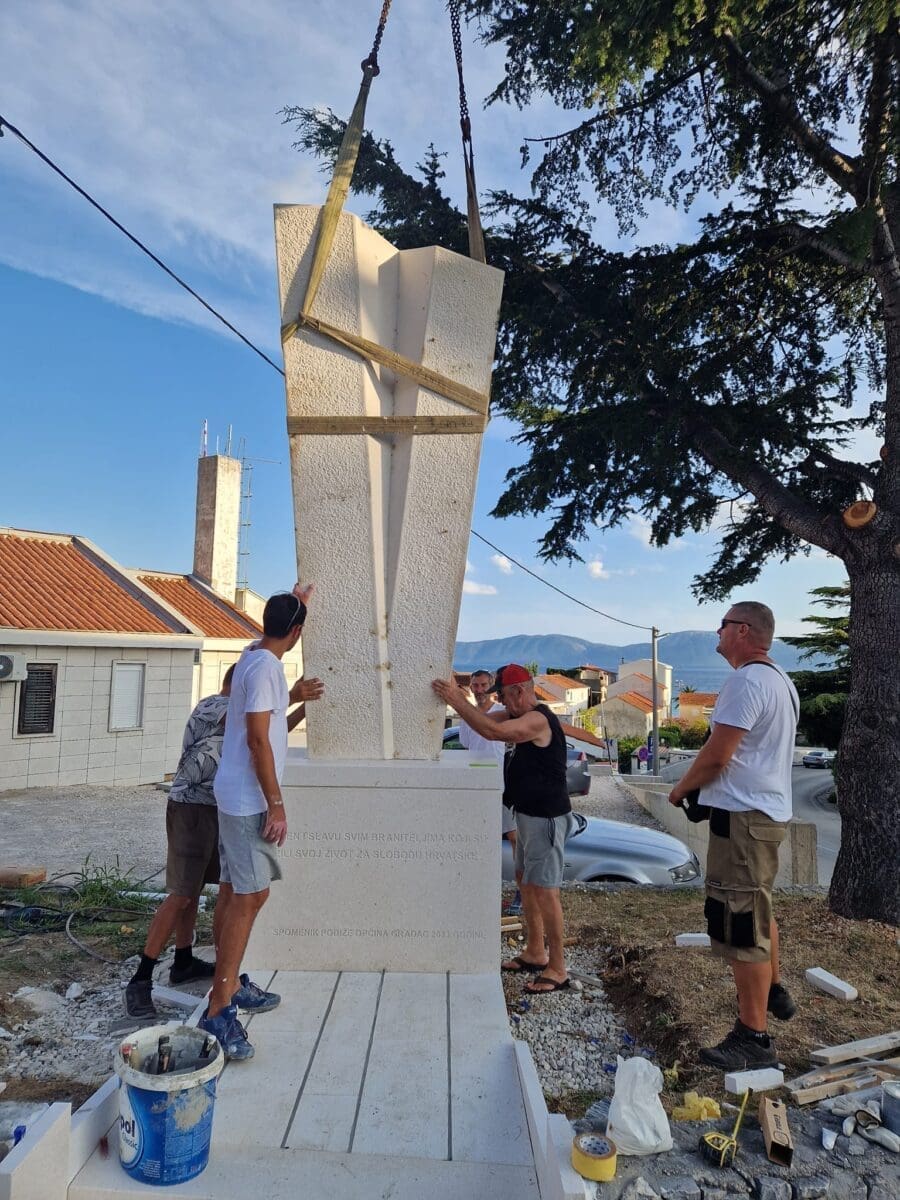 opcina gradac spomenik braniteljima 24