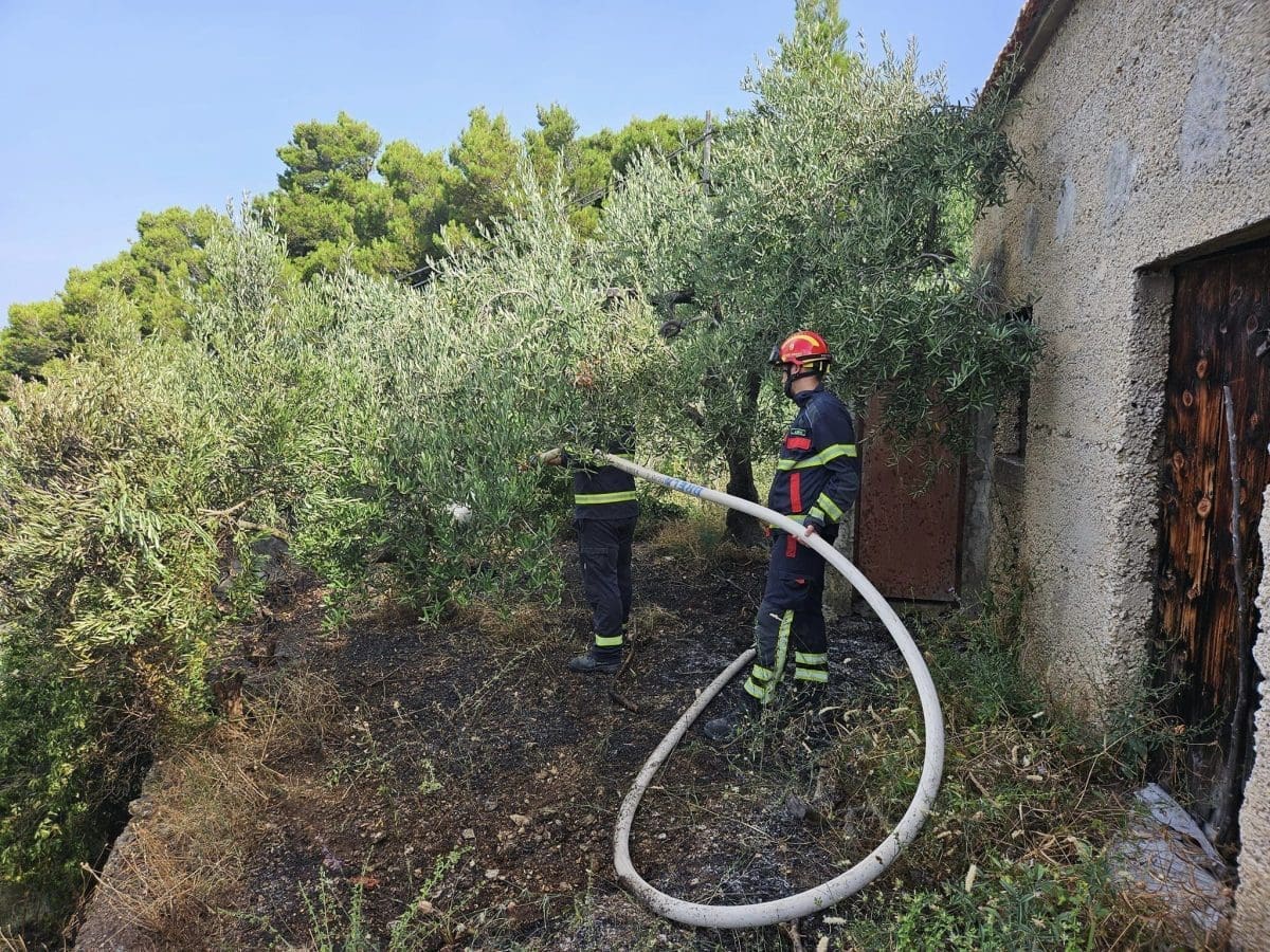 Danas je gorjelo i na području Brela, pročitajte upozorenje građanima