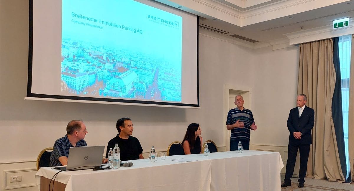 NA PREZENTACIJI 'SMALL MALLA' PUNO PITANJA MALO ODGOVORA U prizemlju hotela s pet zvjezdica bit će supermarket, a na krovu bazen