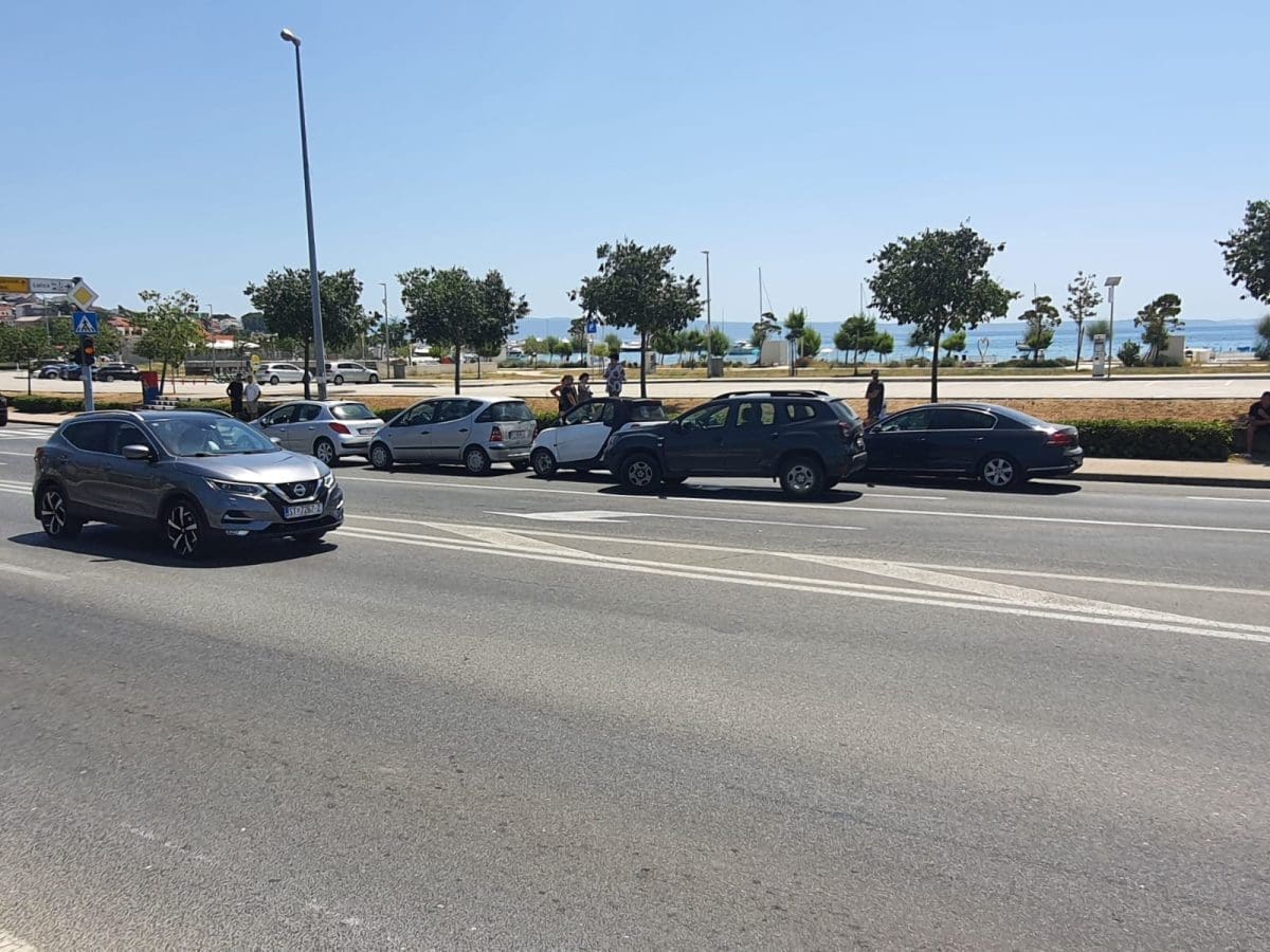 LANČANI SUDAR U STROŽANCU Nanizalo se nekoliko auta, nastala materijalna šteta