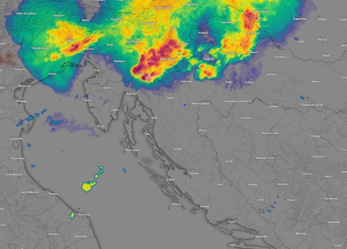 Jako nevrijeme zahvatilo dio zemlje. Danas je u Dalmaciji bio najtopliji dan od ljeta 2017.