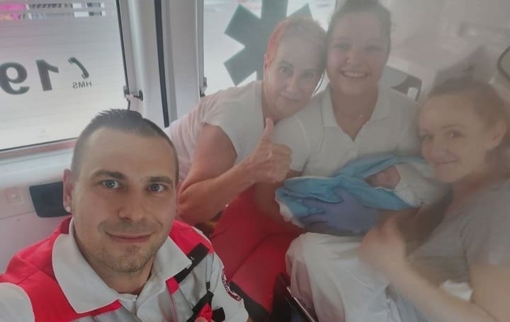 "NOVI ŽIVOT SE RAĐA" Bebin prvi plač u vozilu hitne medicinske službe