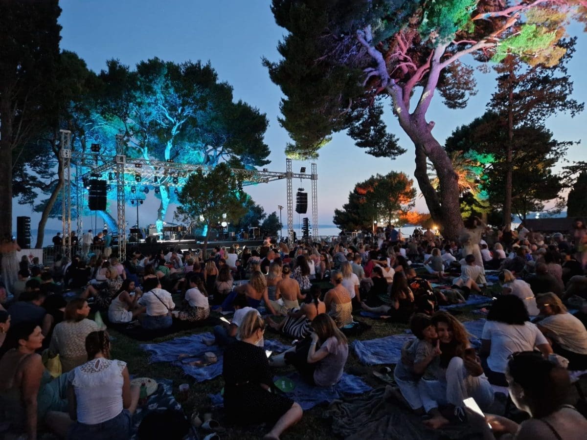 sansustipanskenoci 3