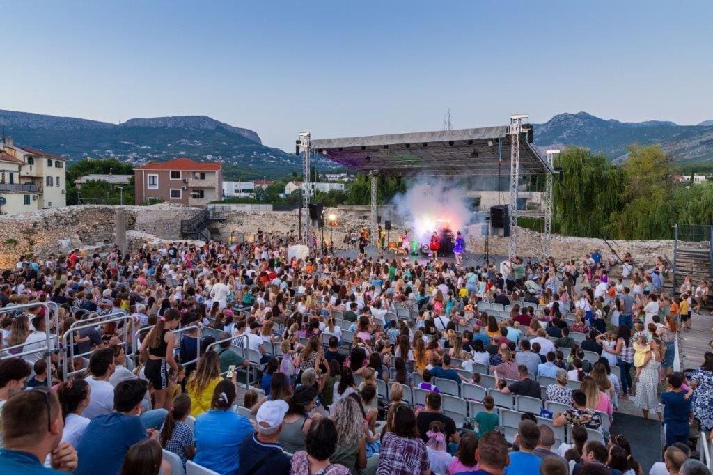 BOGAT PROGRAM Solinsko kulturno ljeto je u punom jeku. Stižu zvučna imena...