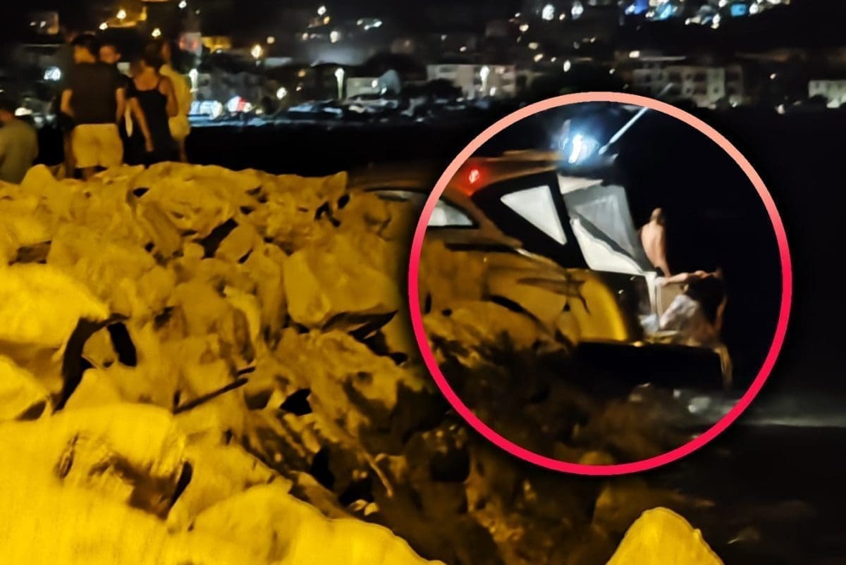 NASUKAO SE BROD U STOBREČU Uslijed olujnih udara vjetra brodica završila na lukobranu