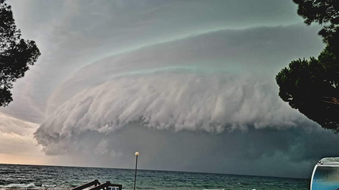 Pred Jadranom superćelijski oblak!