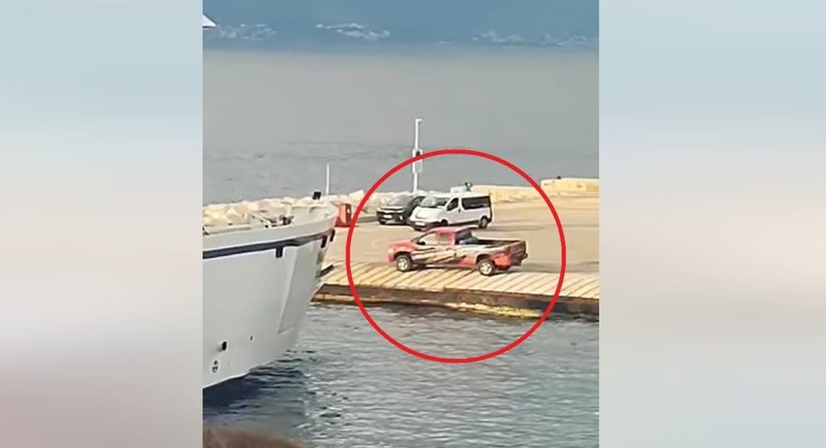 ŠOKANTNI PRIZORI U SUPETRU Ljudi u čudu gledali što se u trajektnom pristaništu događa: "Trubio je, ništa se nije promijenilo"