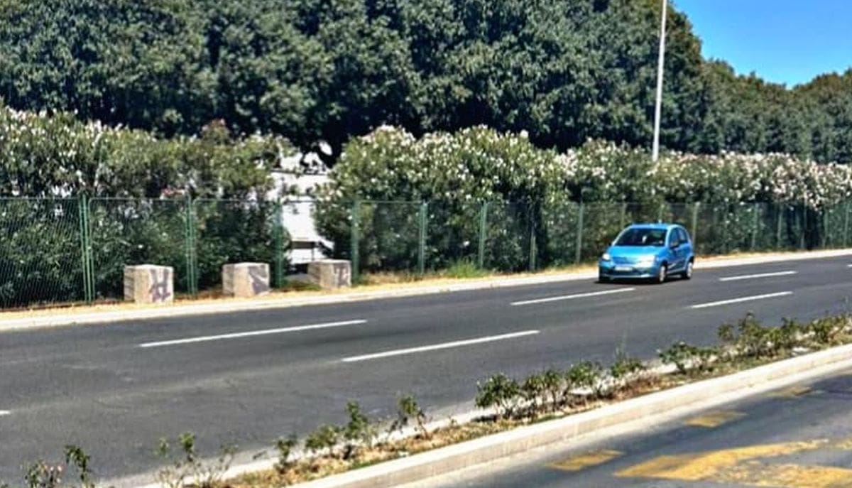 ŠOK PROLAZNICIMA Vrućina očito udara u glavu, pa navodi ljude i u pogrešan smjer