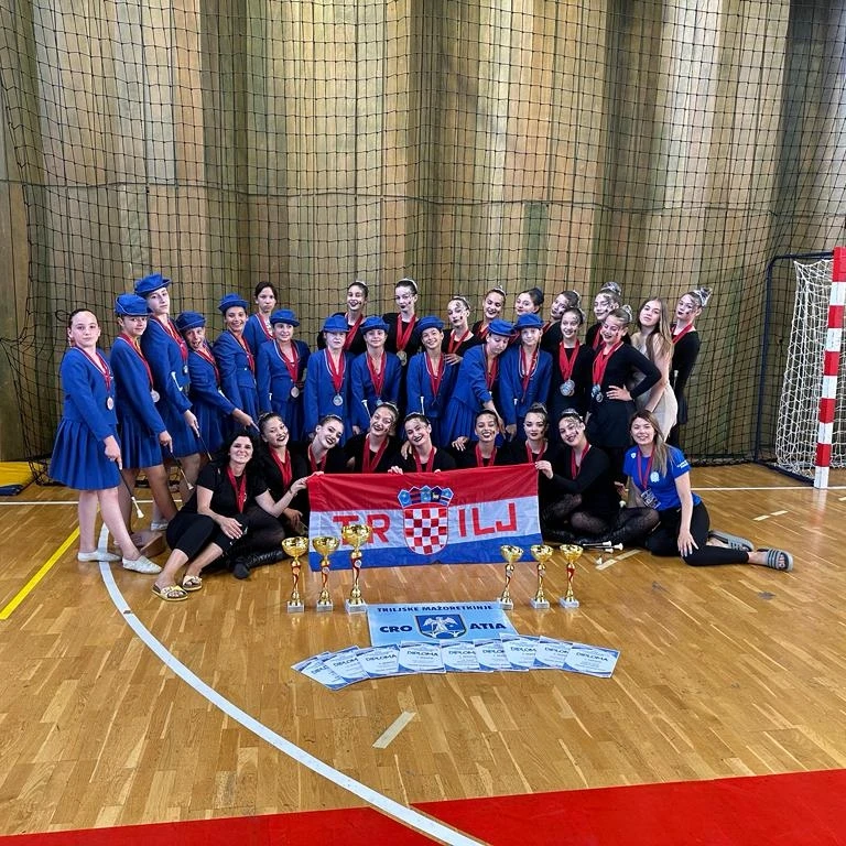 triljske mazoretkinje 1 