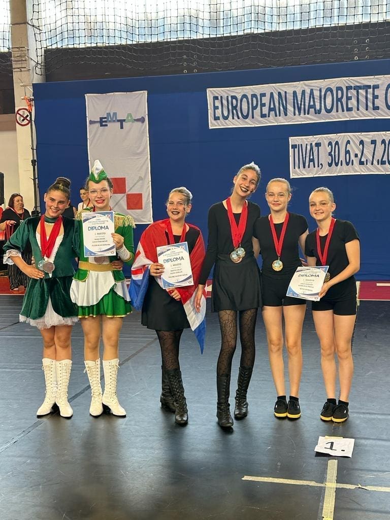 triljske mazoretkinje 7 