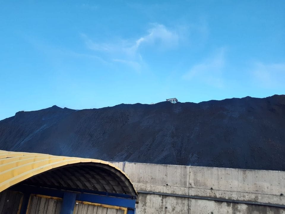 POŽAR NA JUGU DALMACIJE Gasitelji će dežurati cijelu noć, buktinja se 'pojavila' na terminalu rasutih tereta