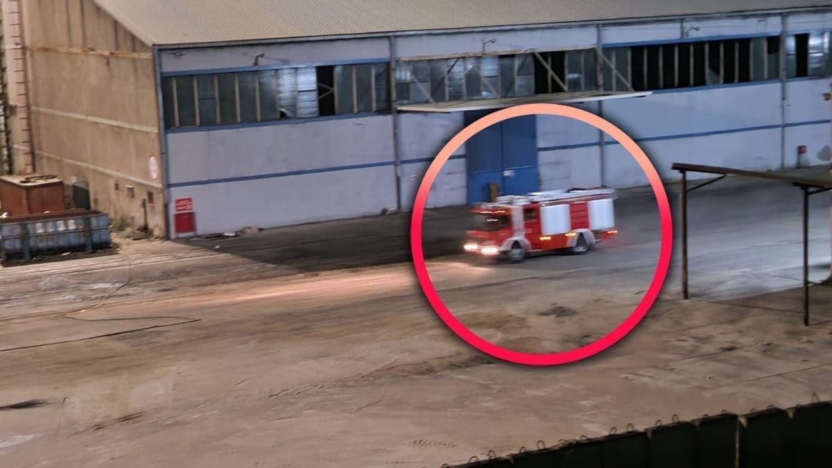 POLICIJA I VATROGASCI DOJURILI U SJEVERNU LUKU Bačeno pirotehničko sredstvo!