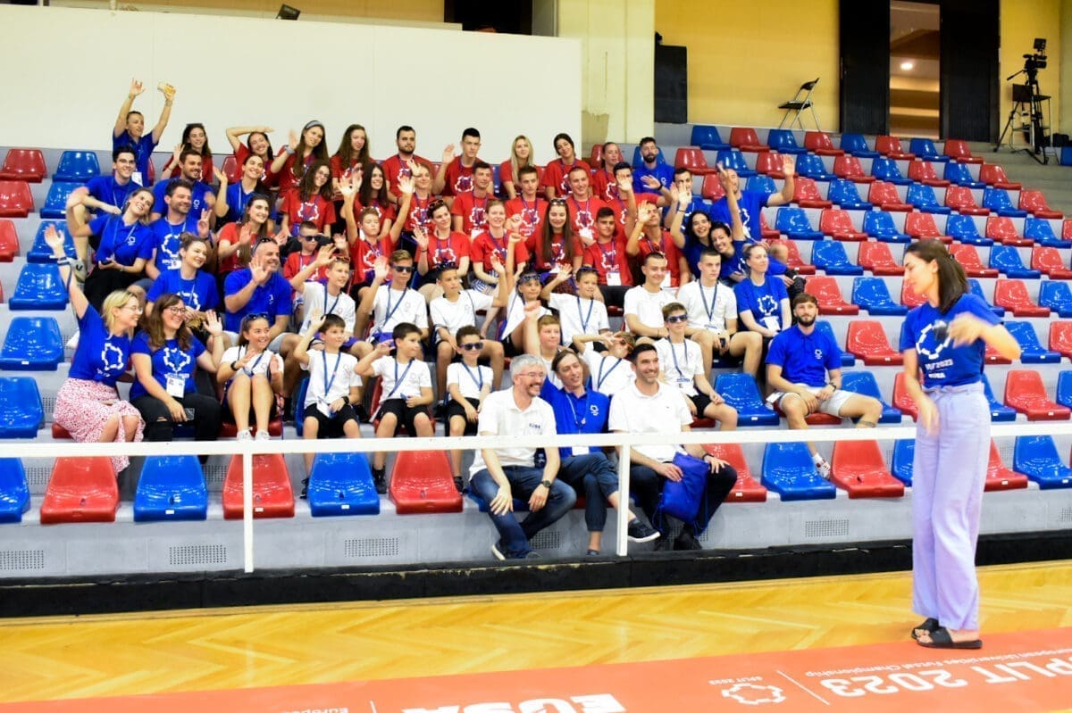 Najveći volonterski sustav u Hrvatskoj okupljen je u Splitu: 70-ak mladih vodi računa o da sve ide teče u najboljem redu