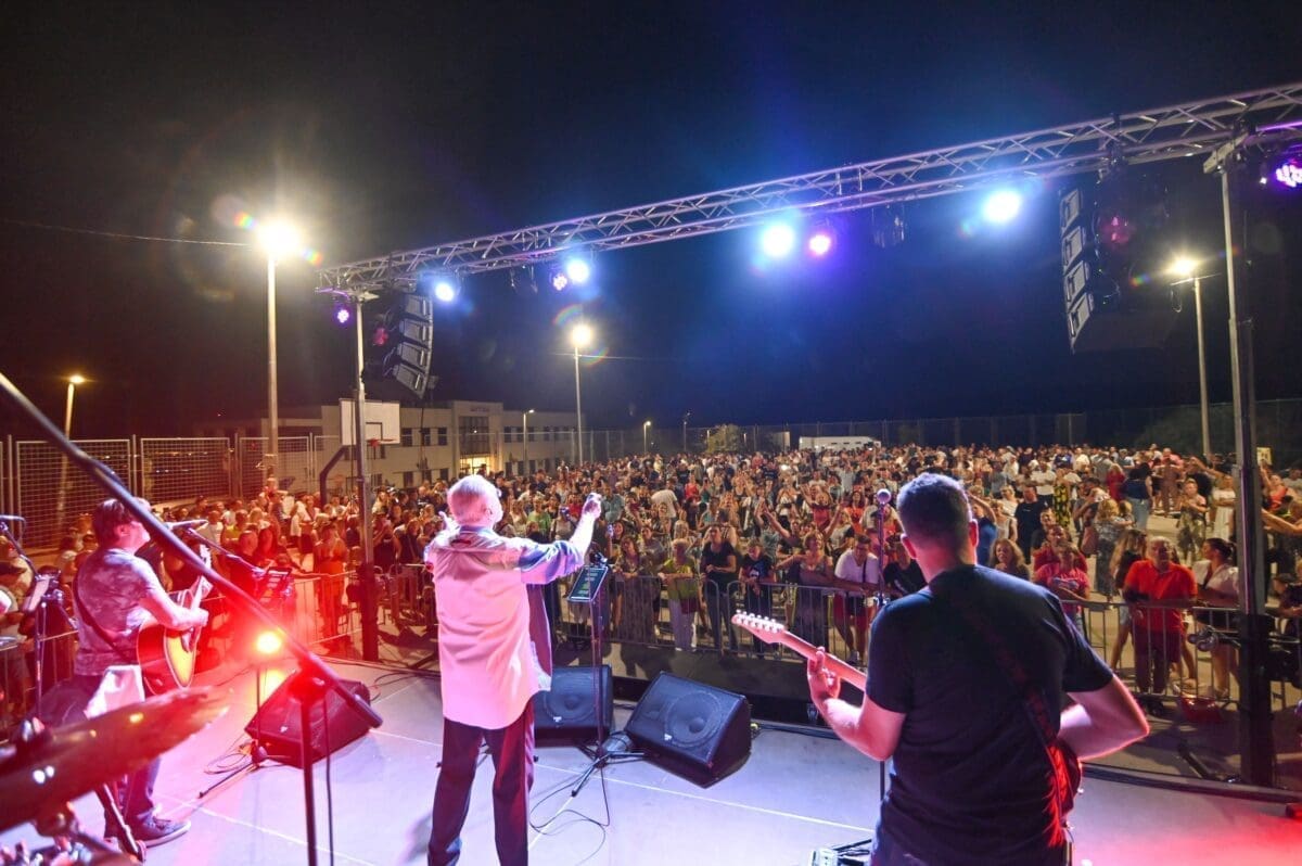 (FOTO) Zlatko Pejaković održao fantastičan koncert u Planom!