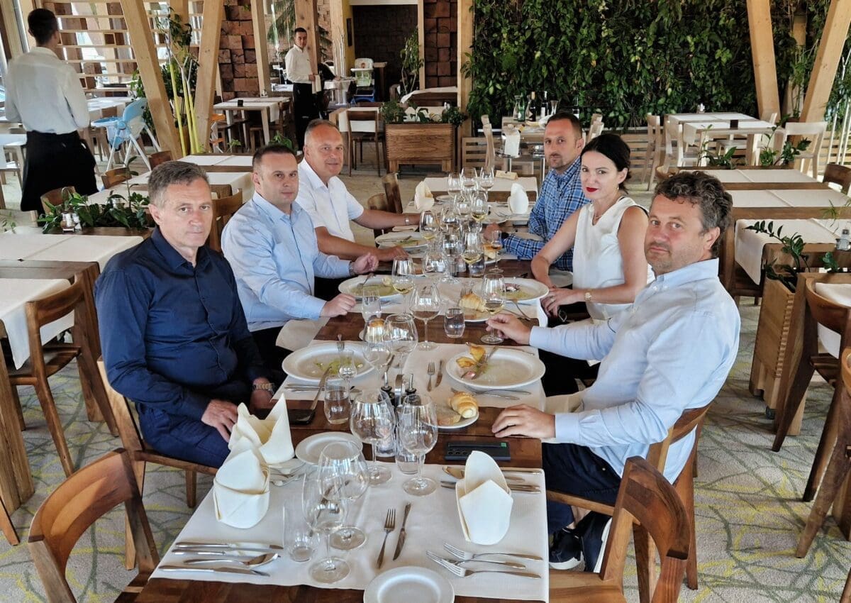 Sastanak lokalnih   elnika  hotela Termag i predstavni  tva regije Alzas