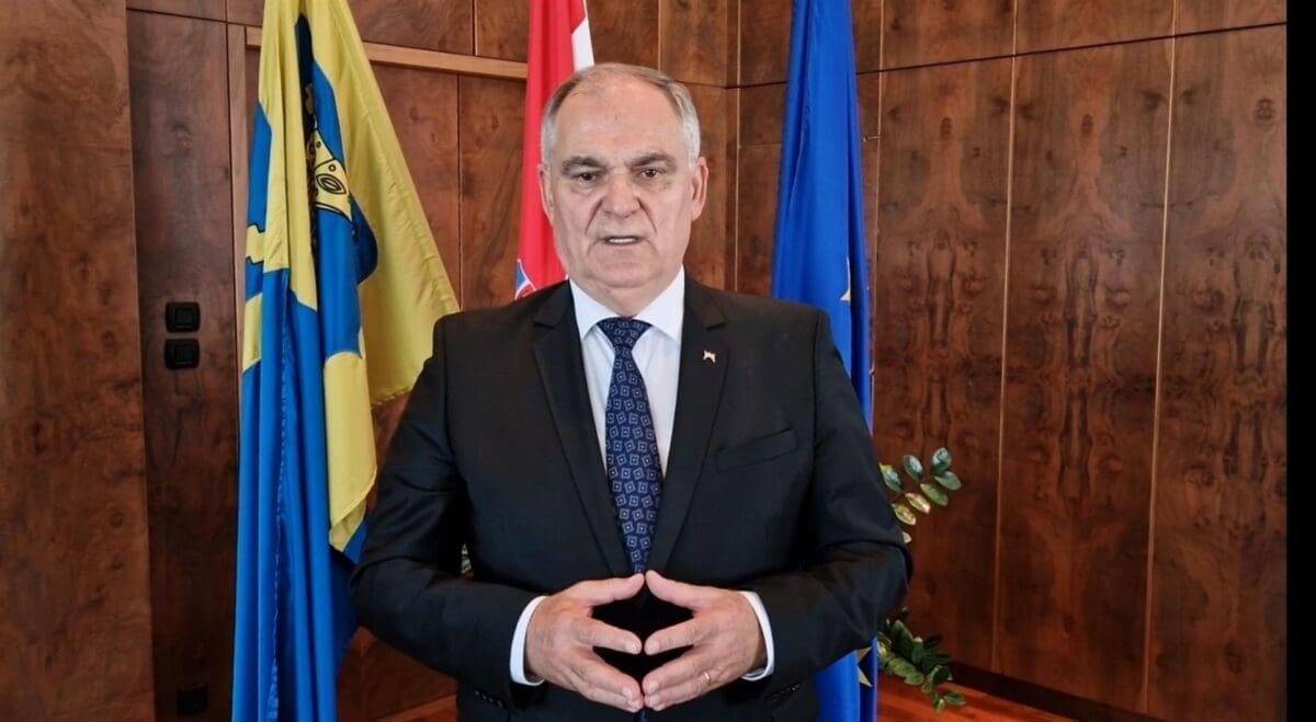 ŽUPAN BOBAN ČESTITAO DAN POBJEDE I DOMOVINSKE ZAHVALNOSTI "S molitvom u srcu za sve koji su dali svoje živote u obrani domovine"