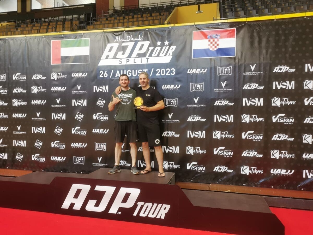 dominik zivalji   i dino moskatelo