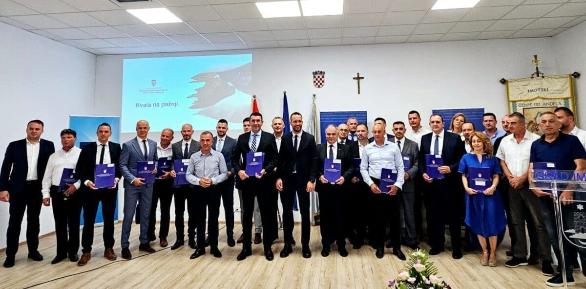 OGROMAN POTICAJ ZA ZAGORU U realizaciju kreću 24 projekta vrijedna 10 milijuna eura. Gradit će se škole, vrtići...