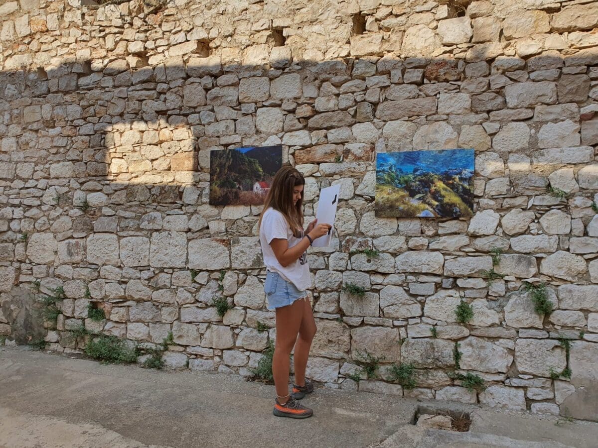 U foajeu Ljetnog kina Sutivan držat će se samostalna izložba fotografija Milane Peruzović Jakus