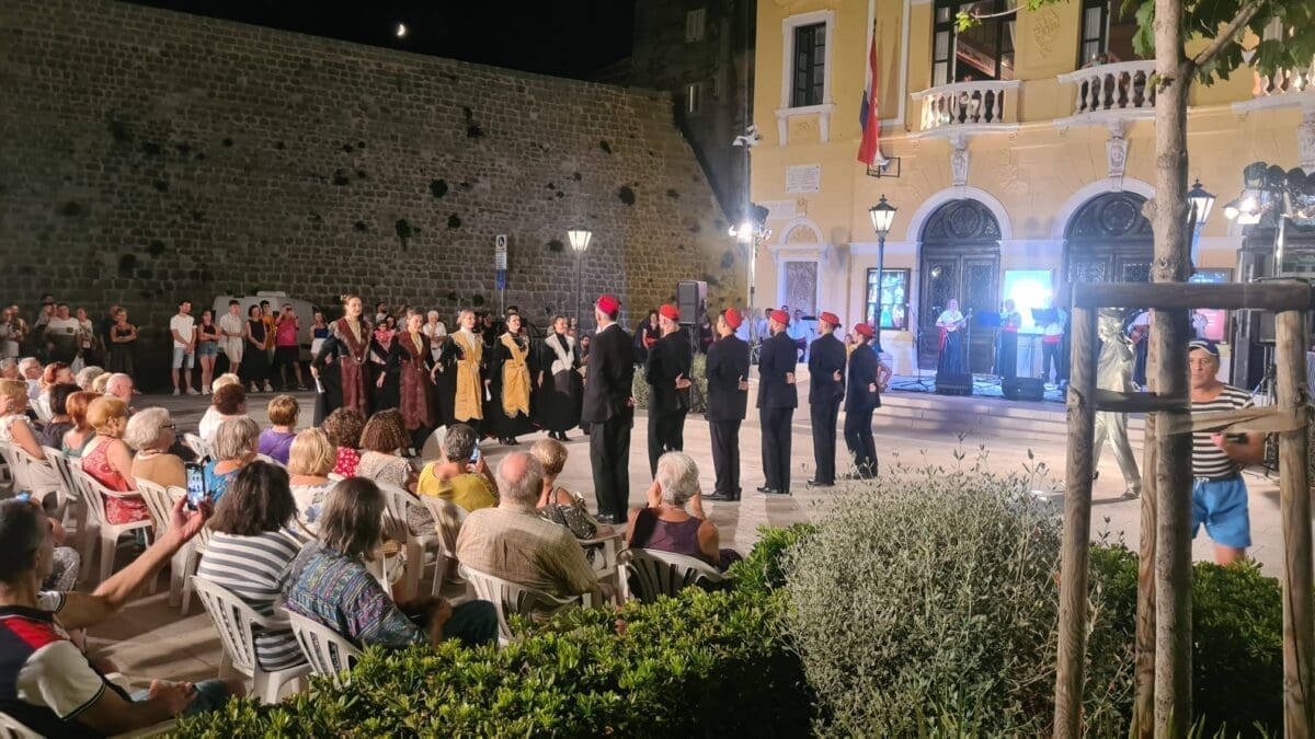 kud devic ispred hnk 4 