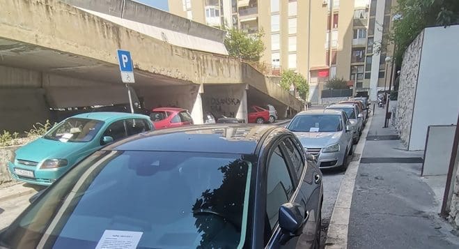 VAŽNA OBAVIJEST! U ovom dijelu Splita sutra će parking garaža biti besplatna, ali nemojte parkirati auta na cesti ili nogostupu!