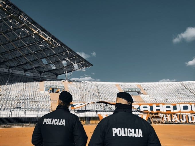 POLICIJA IMA PUNE RUKE POSLA Evo koliko je navijača privedeno zbog alkoholiziranosti i posjedovanja narkotika