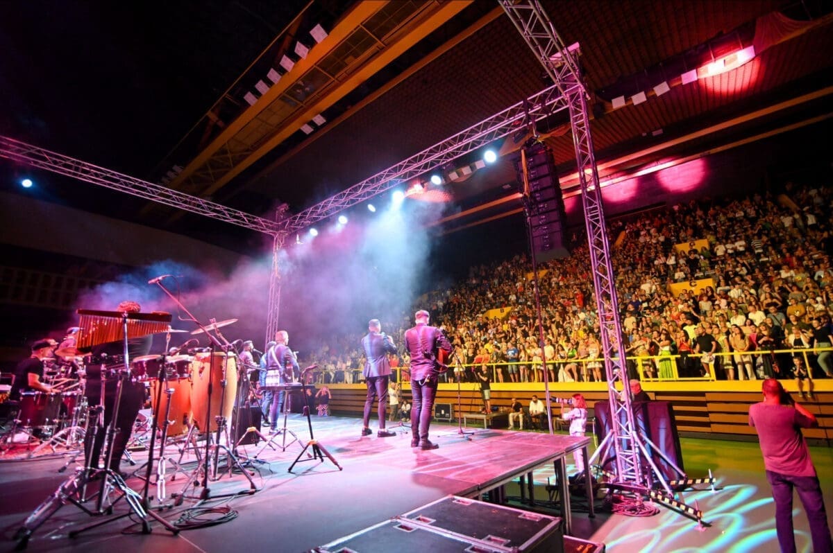 'S OKUSOM SOLI' Gipsy Kings latino ritmovima rasplesali Gripe, zbog nevremena plan festivala se mijenja