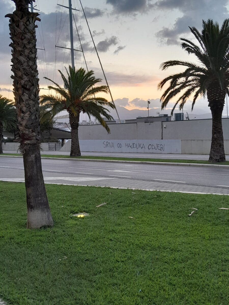 uvredljive poruke split 1 