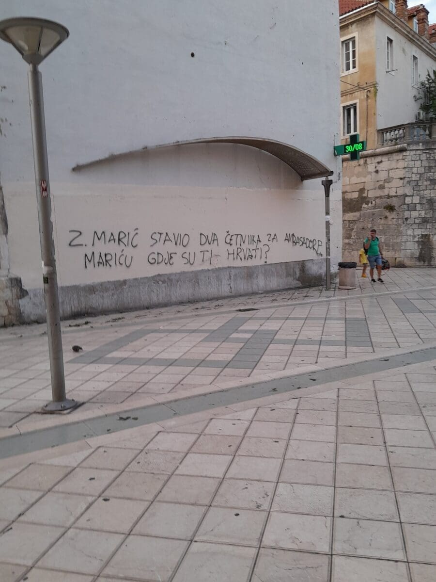 uvredljive poruke split 3 